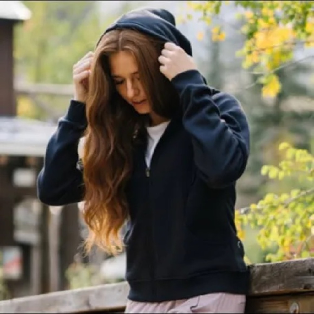 Zyia’s Active - Black Zipper Hoodie Sweatshirt - size XL